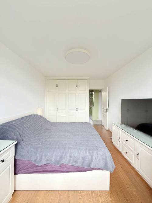 Housing image — Bedroom