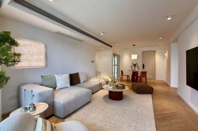3BR Apartment at Brilliant City (L3/L4)