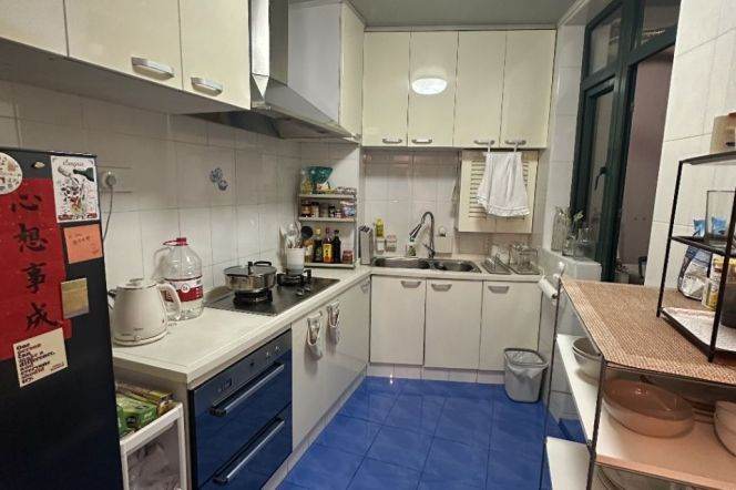 Spacious 2BR Apartment near Shanghai Jiao Tong University (L1/L9/L11)