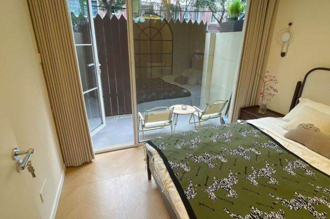 1BR Lane House in Old Xuhui with Terrace