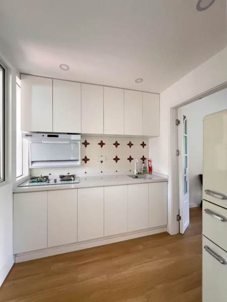 Housing image — Kitchen