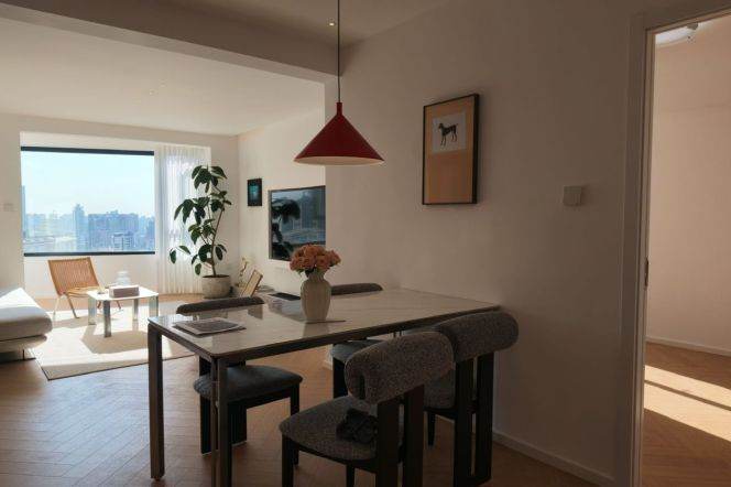 High-Floor 2BR Apartment near Zhenping Rd Metro with Outstanding View (L3/L4/L7)