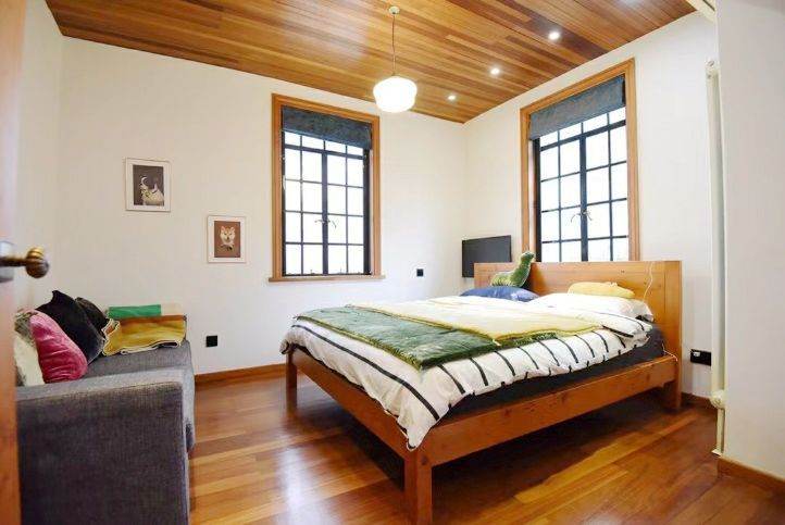 Housing image — Bedroom