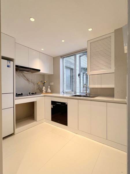 Housing image — Kitchen