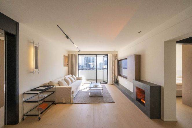 Spacious 2BR Apartment near Qufu Rd Metro (L1/L8/L12)