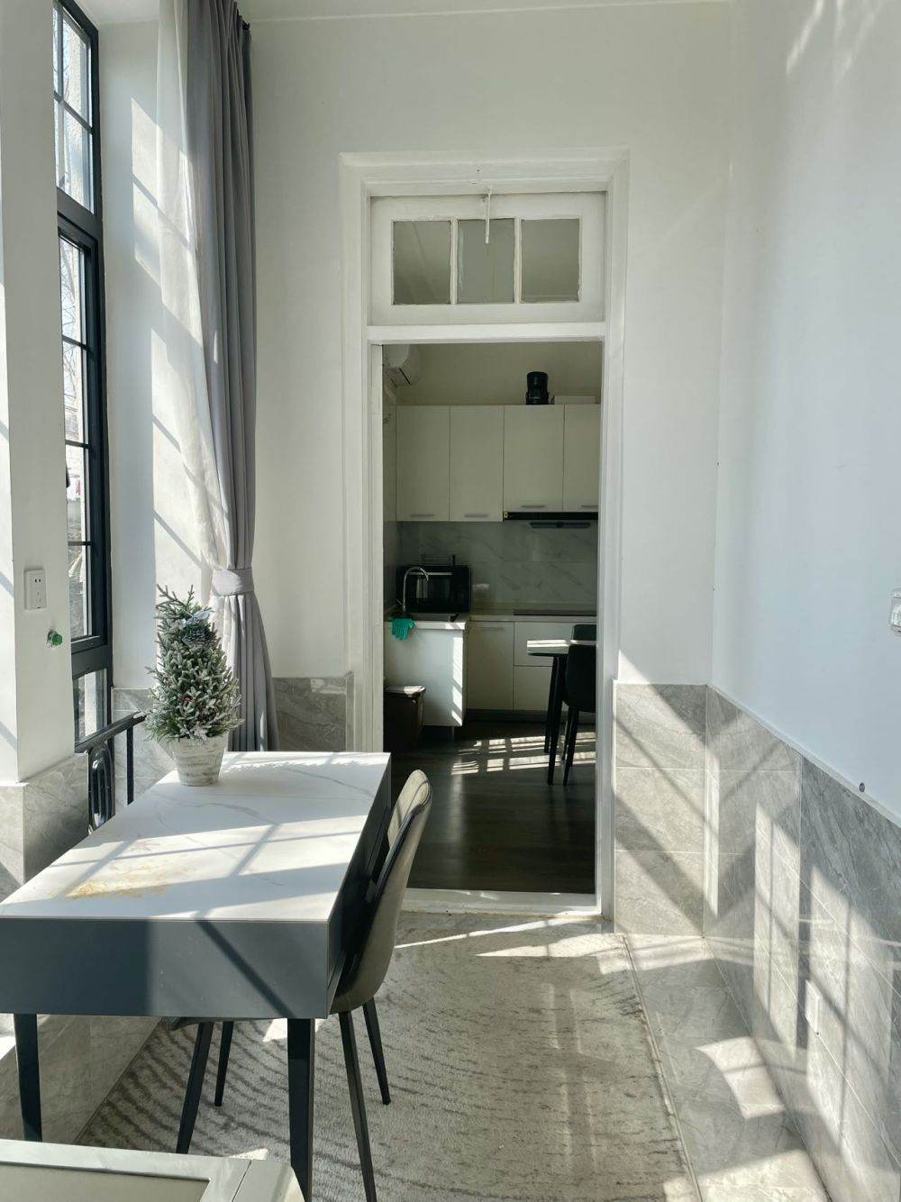 Housing image — Balcony