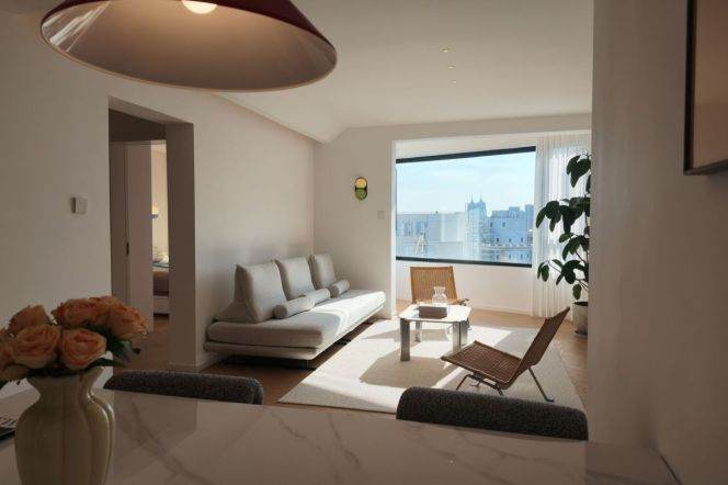 High-Floor 2BR Apartment near Zhenping Rd Metro with Outstanding View (L3/L4/L7)