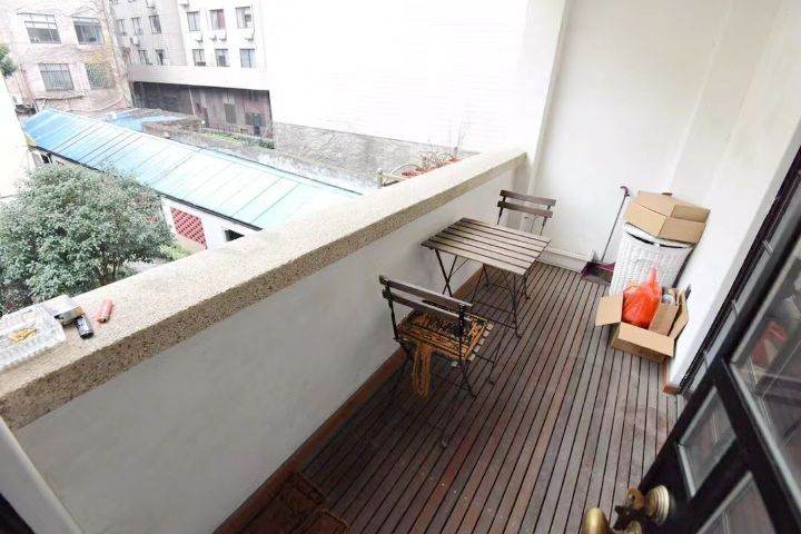 Housing image — Balcony