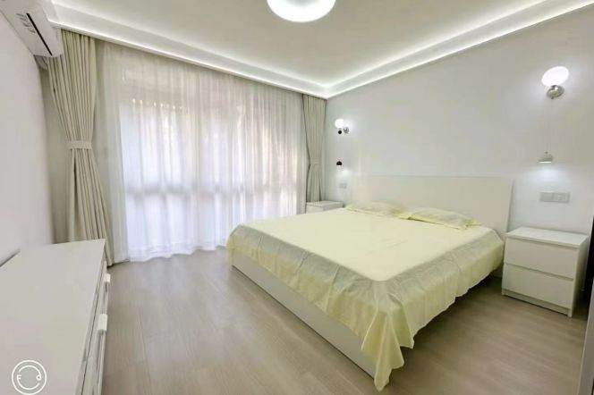 1BR Apartment in Gubei with Terrace (L10)
