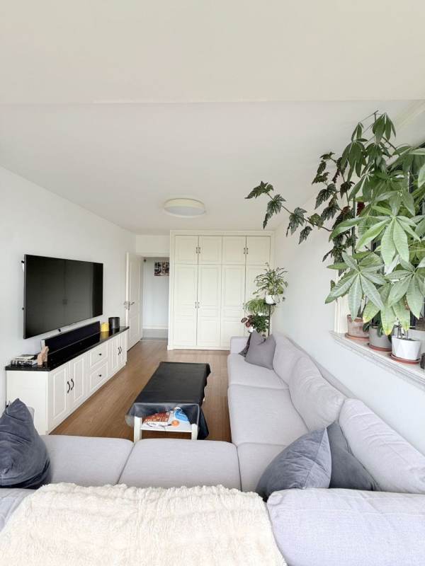 Housing image — Living Room