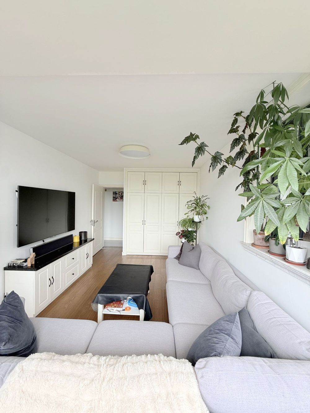 Housing image — Living Room