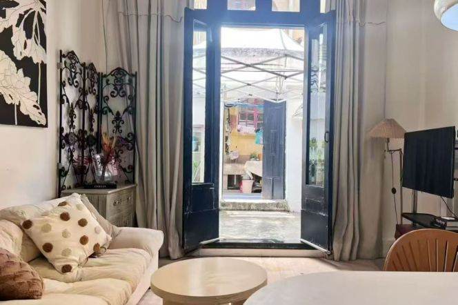 1BR Lane House in Old Xuhui with Private Garden (L1/L10/L12)