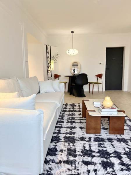 Housing image — Living Room