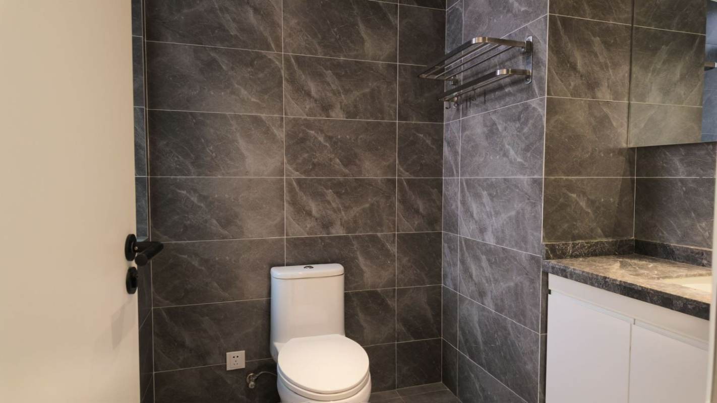 Housing image — Bathroom