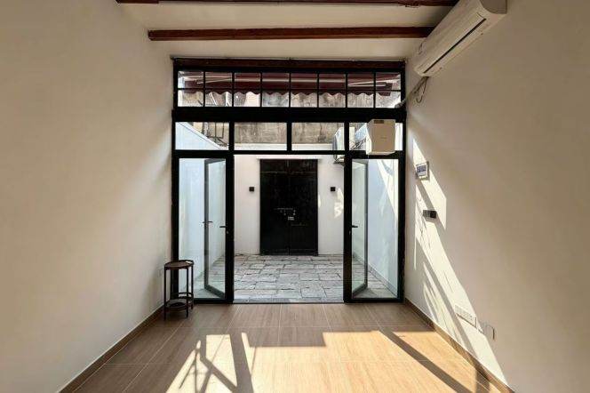 1BR Lane House near Xintiandi Metro with Terrace (L10/L13)