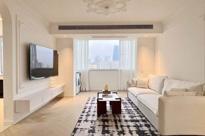High-Floor 2BR Apartment near Zhongshan Park (L11/L13)
