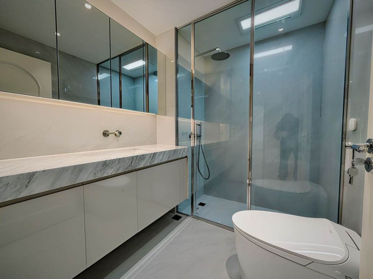 Housing image — Bathroom