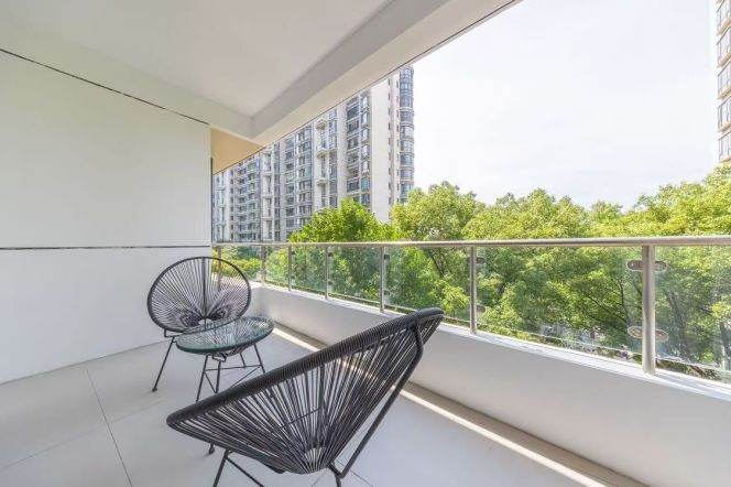 4BR Apartment near Nanjing Xi Lu with Green View (L2/L12/L13)
