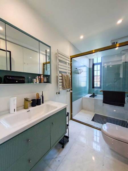 Housing image — Bathroom