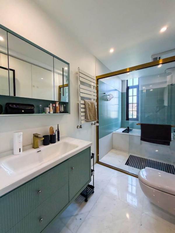 Housing image — Bathroom
