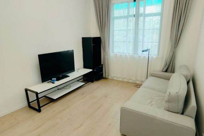1BR Apartment in Old Xuhui (L1/L7)