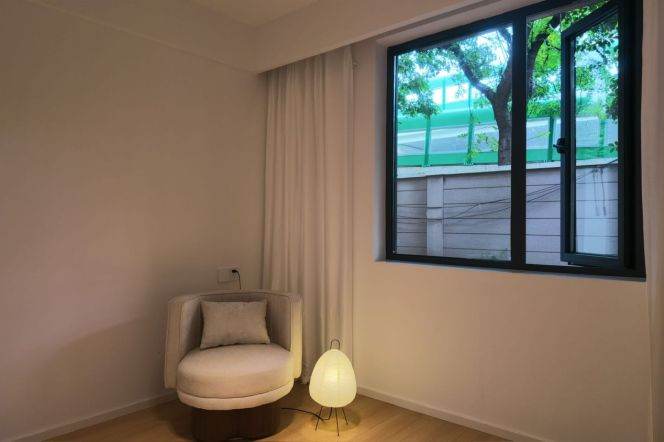 3BR Lane House in Hongqiao CBD with Green View