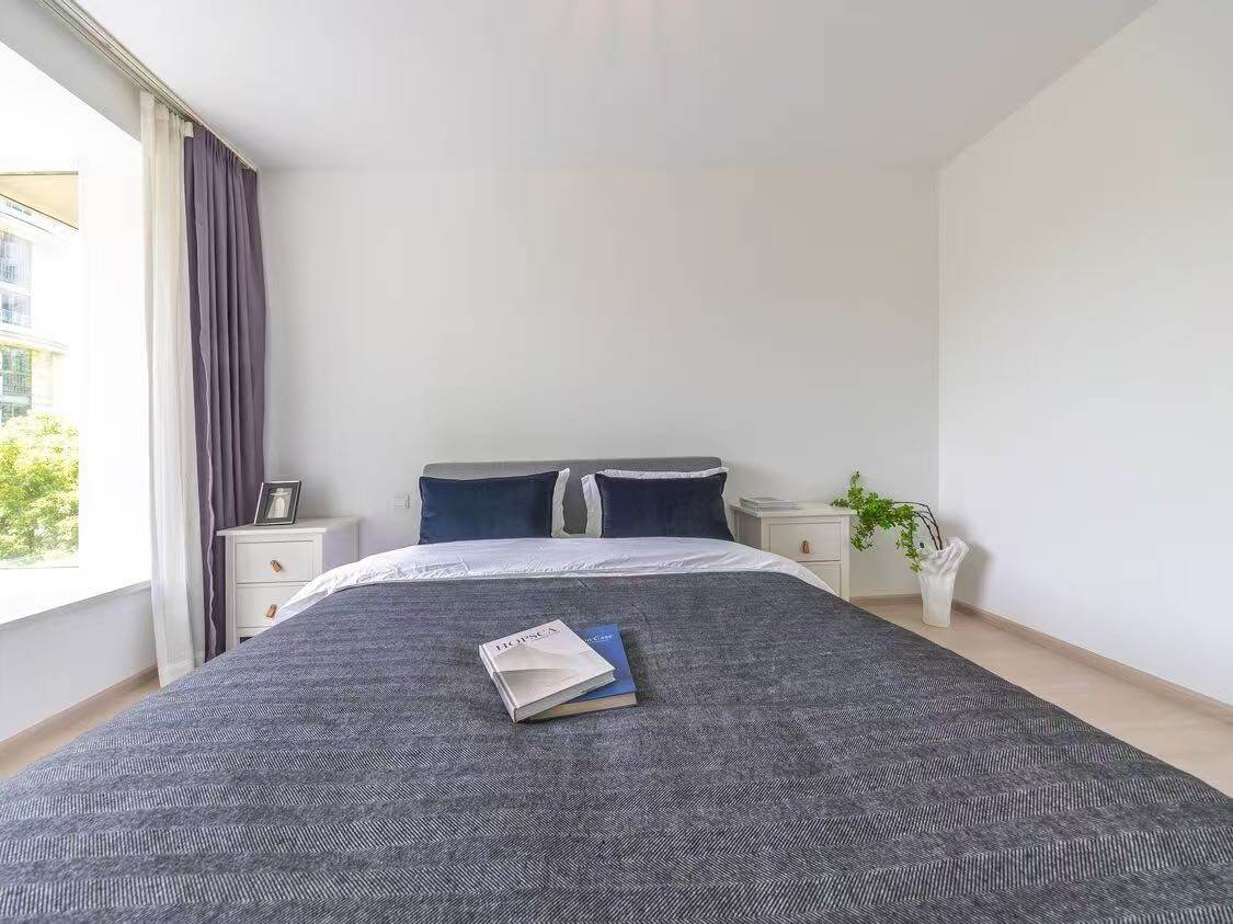 Housing image — Bedroom