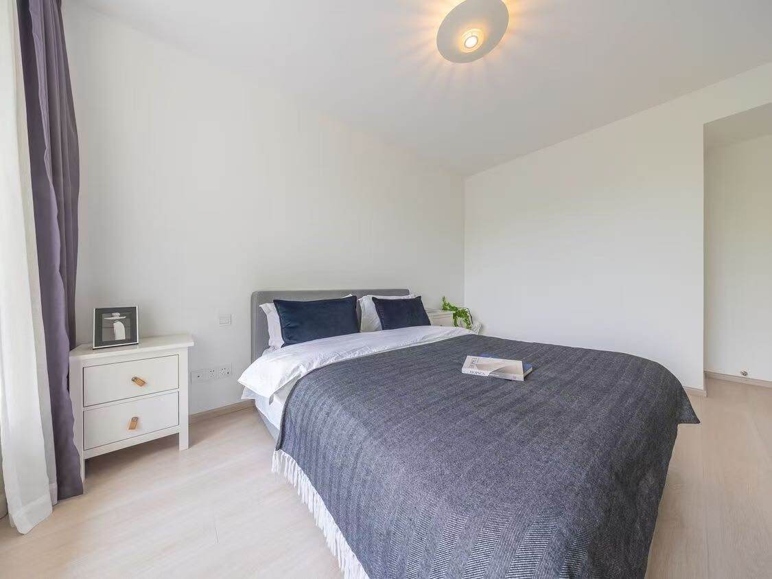 Housing image — Bedroom