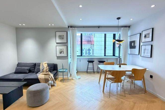 1BR Apartment near Nanjing Xi Lu (L2/L12/L13)