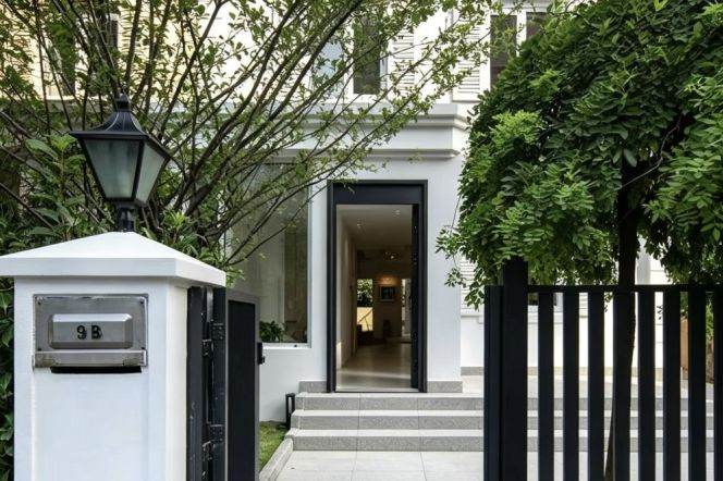 High-Floor Spacious 5BR Villa in Hongqiao CBD with Green View (L10)