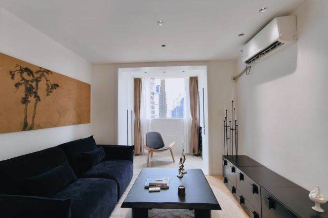 High-Floor 1BR Apartment in Xujiahui (L1/L9/L11)