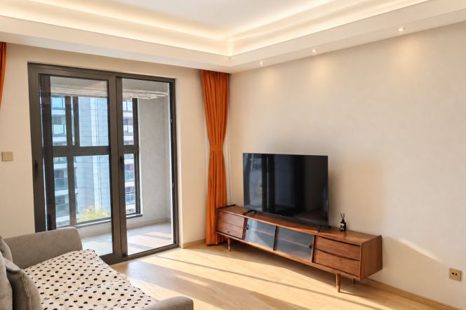3BR Apartment near Panlong Rd Metro with Floor-to-Ceiling Windows