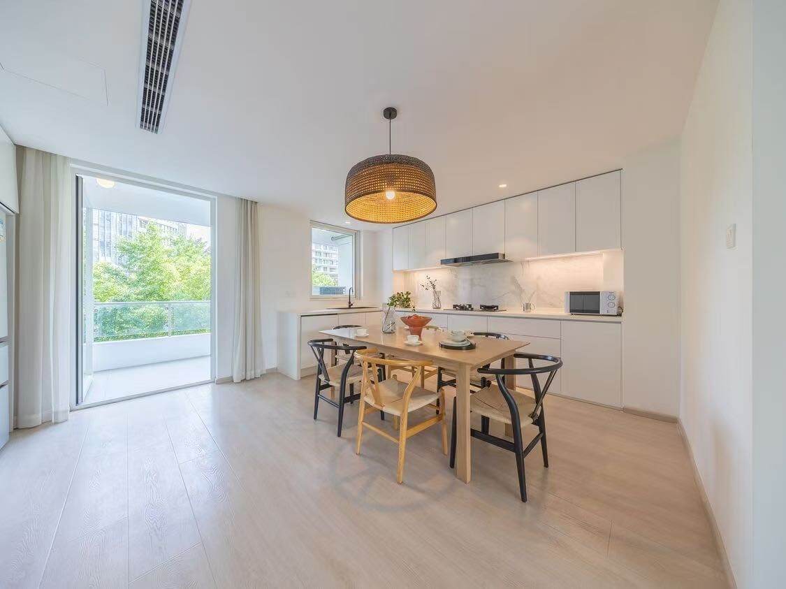 Housing image — Dining Area