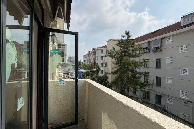 2BR Apartment in Old Xuhui (L10)