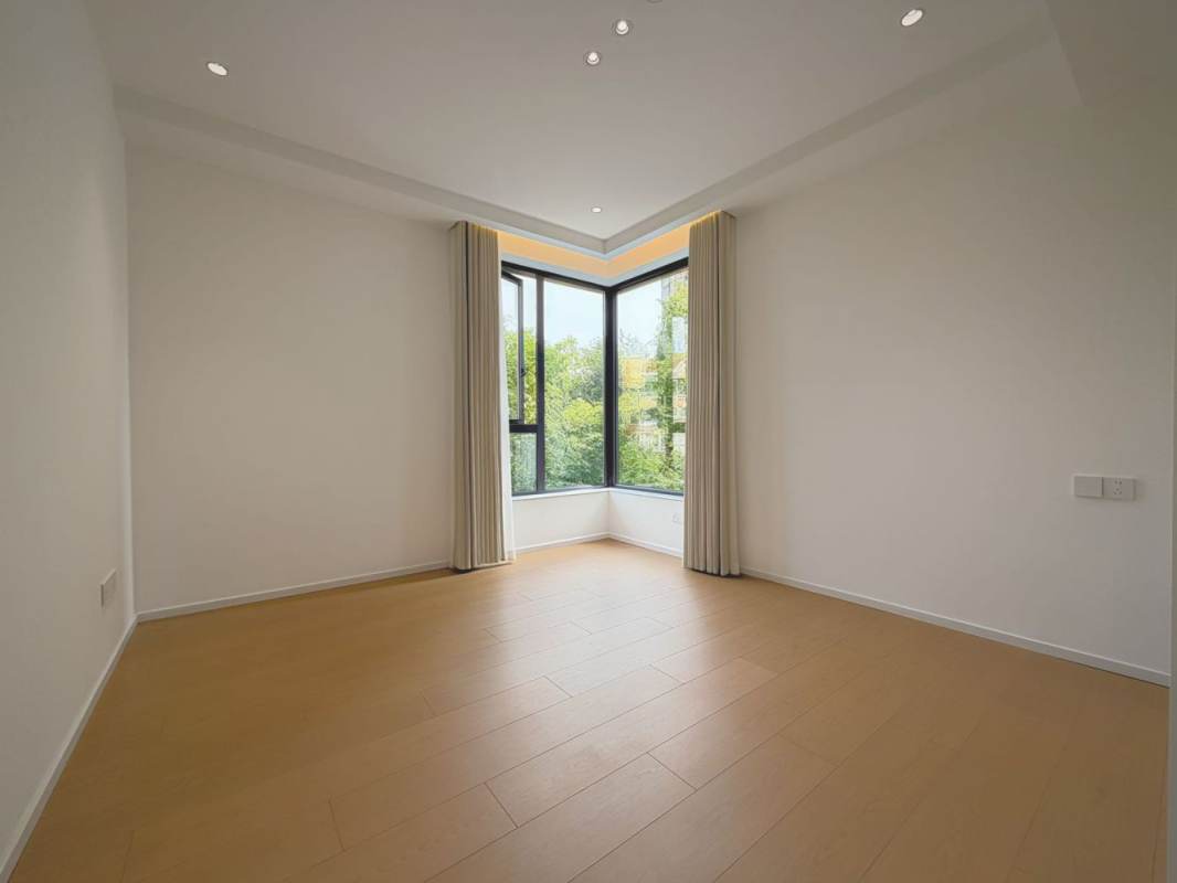 Housing image — Bedroom