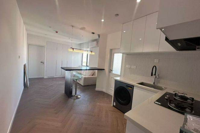 Short-Term 1BR Apartment near Jiaotong University Metro (L10/L11)