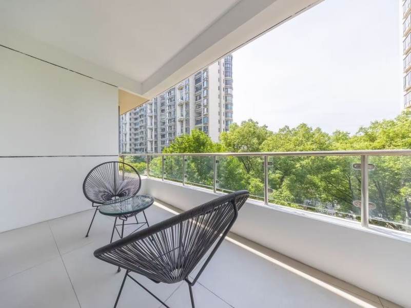 Housing image — Balcony