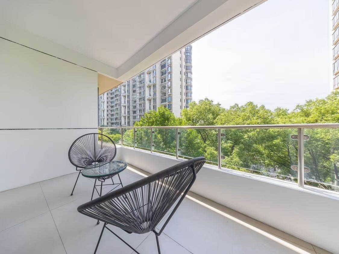 Housing image — Balcony