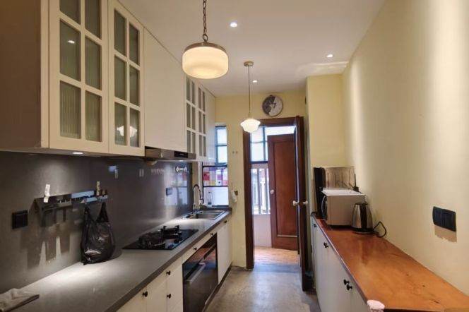 Spacious 2BR Heritage Apartment in Jing'an (L2/L7/L14)
