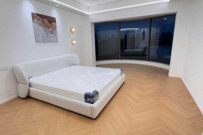 4BR Apartment in Hongqiao CBD with Floor-to-Ceiling Windows (L10)