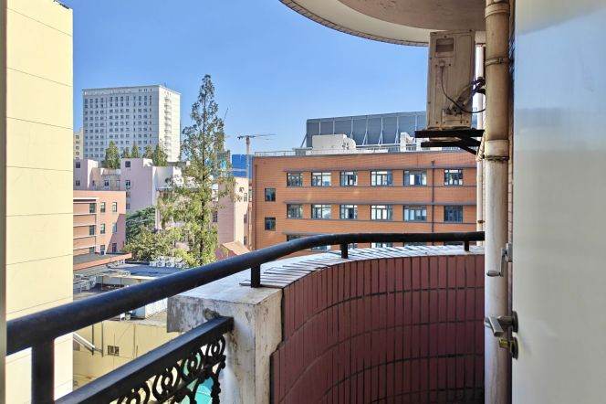 2BR Apartment near Dong'an Rd Metro (L4/L7)