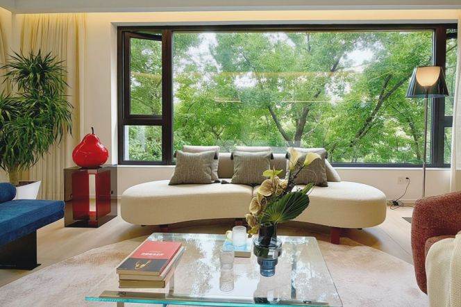 Spacious 5BR Apartment in Gubei with Green View (L10)