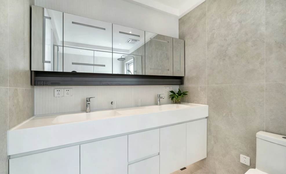 Housing image — Bathroom