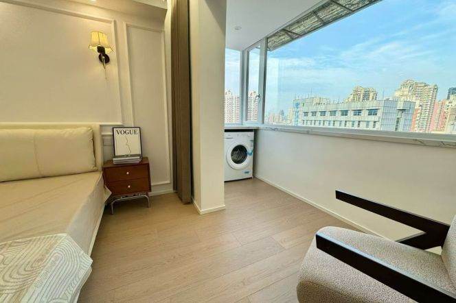 Spacious 1BR Apartment near Jiangsu Rd Metro (L2/L11)