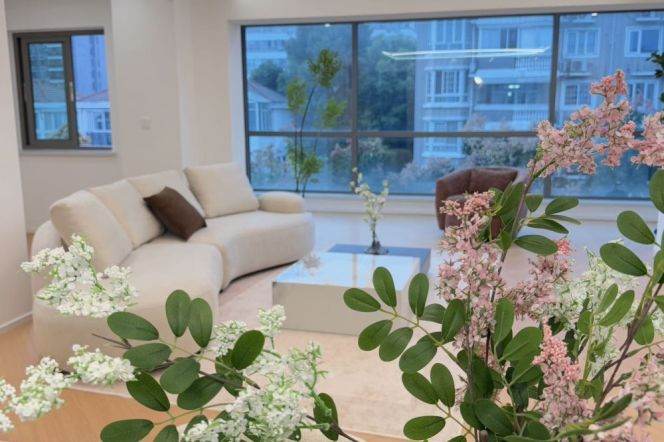 4BR Apartment in Hongqiao CBD with Floor-to-Ceiling Windows (L10)