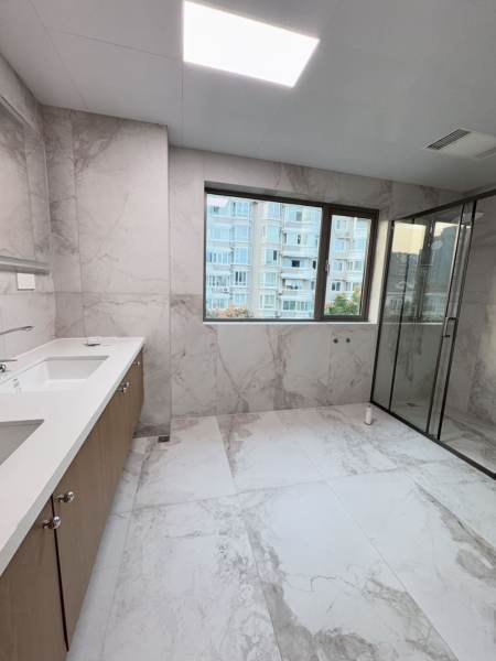 Housing image — Bathroom