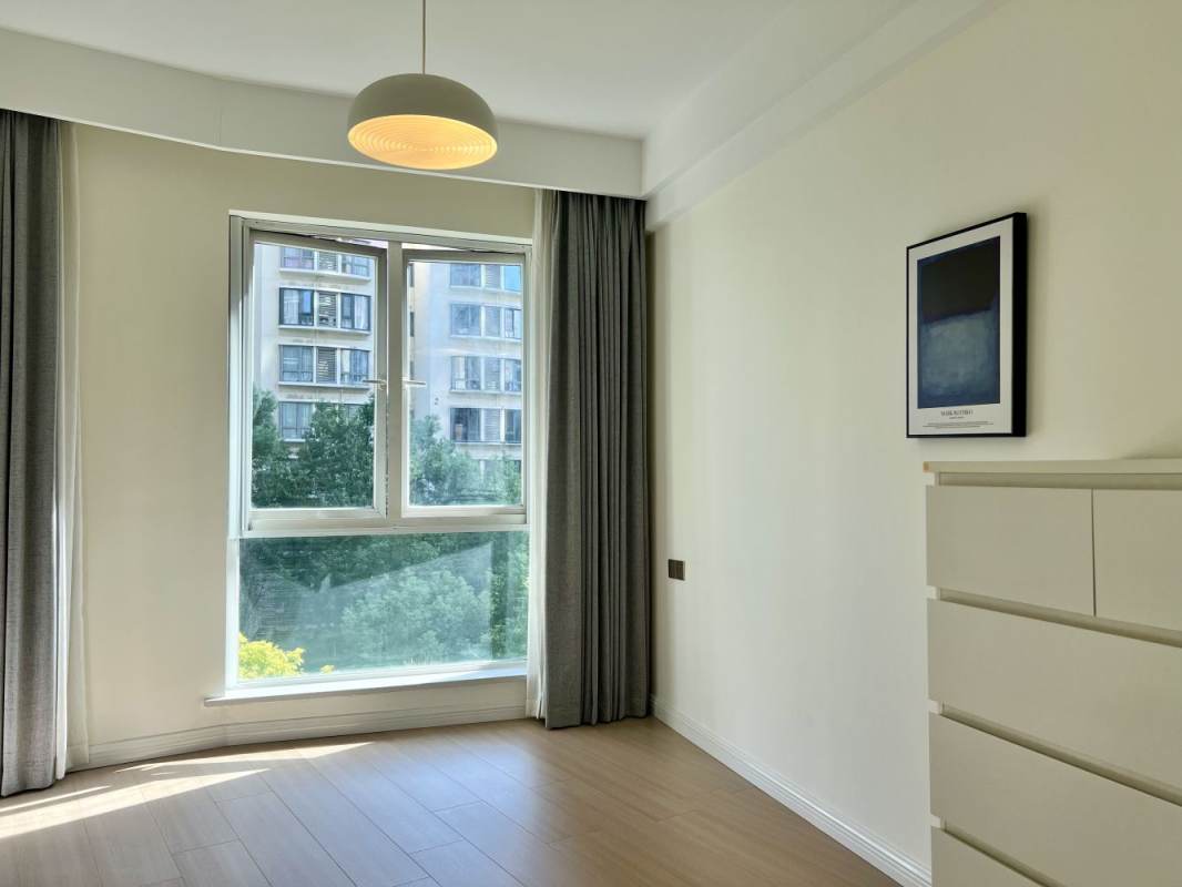 Housing image — Bedroom