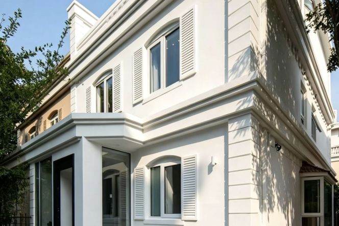 High-Floor Spacious 5BR Villa in Hongqiao CBD with Green View (L10)