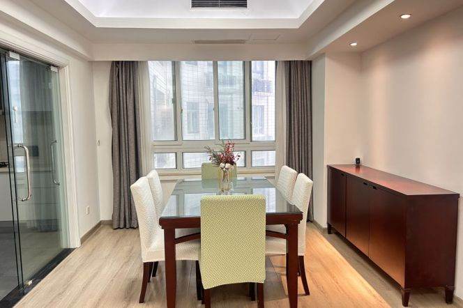 Spacious 3BR Apartment near Jing'an Temple with Floor-to-Ceiling Windows