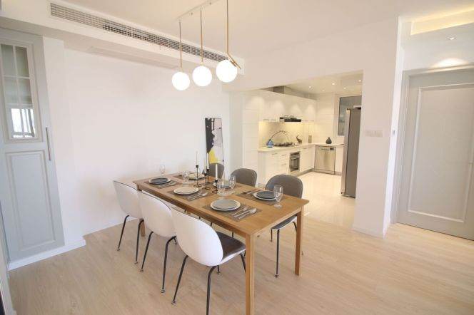 High-Floor 5BR Apartment at Mingyuan Century City (L1/L10/L12)